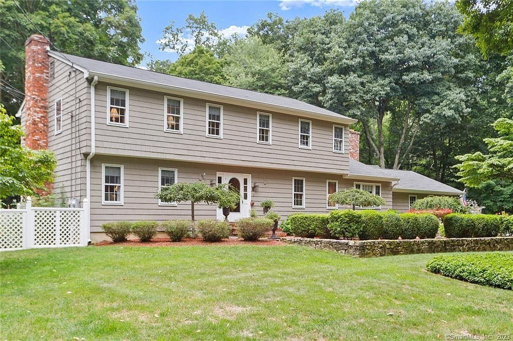 2745 Burr St, Fairfield, CT 06824 Zillow