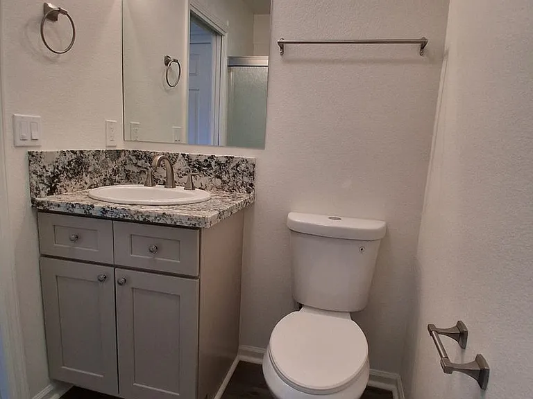 3016 Lake Park Ct — Photo 18