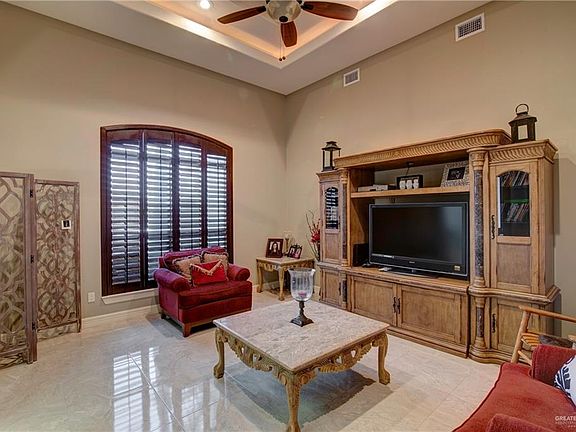 5th image of 1216 Houston Way