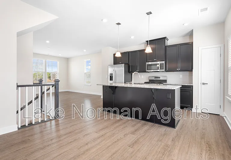 1814 Aspire St — Photo 16