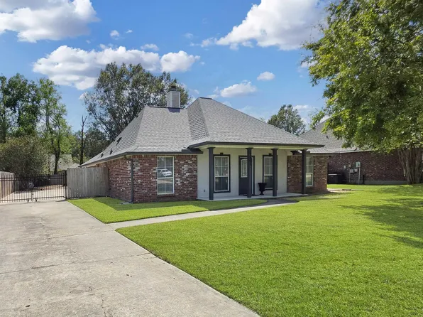 13492 Prairie Ln, Walker, LA 70785