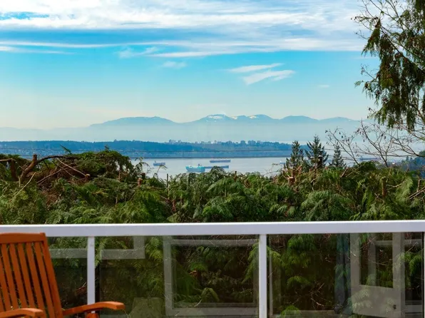 647 Blueridge Ave, North Vancouver, BC V7R 2J4