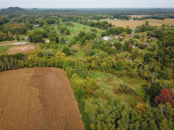 500AC Fairway St, Mauston, WI 53948