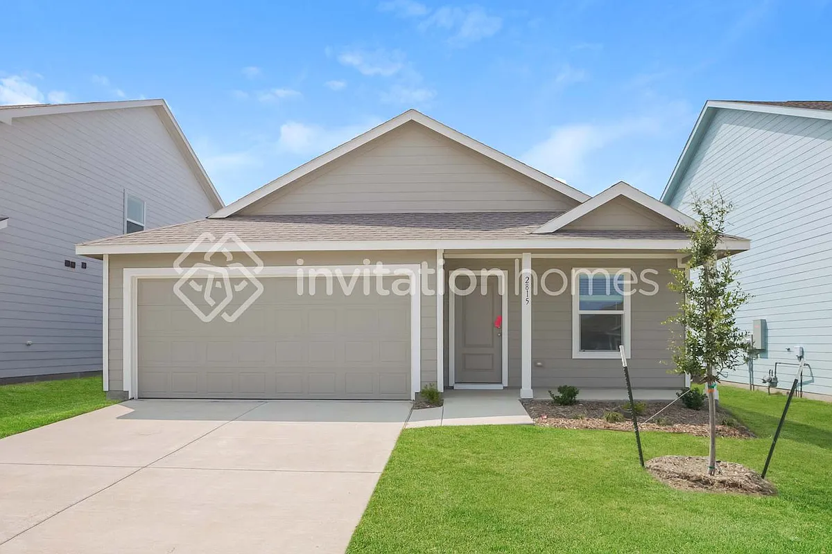 Photo 1 of 16 - 2815 Tennessee Walker Way - Crandall, TX Primary Photo - 2815 Tennessee Walker Way