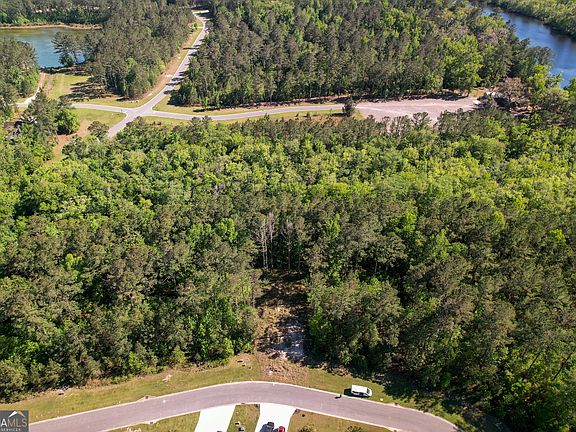3rd image of 0 Breakwater Loop