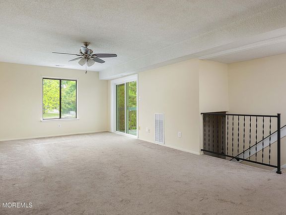 5th image of 10 Newport Court #B20