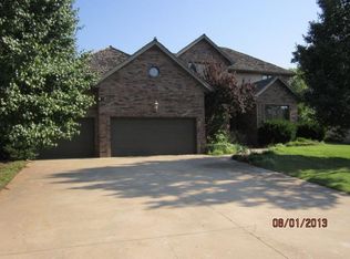 853 W Brookshire Dr, Springfield, MO 65810
