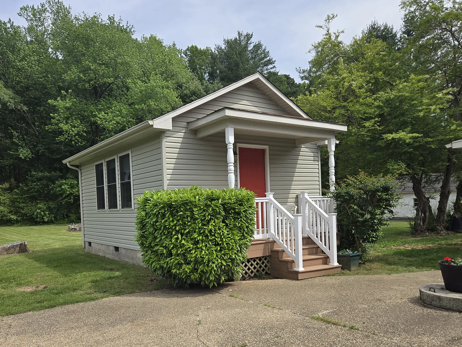 10479 Millbank Rd — Photo 1