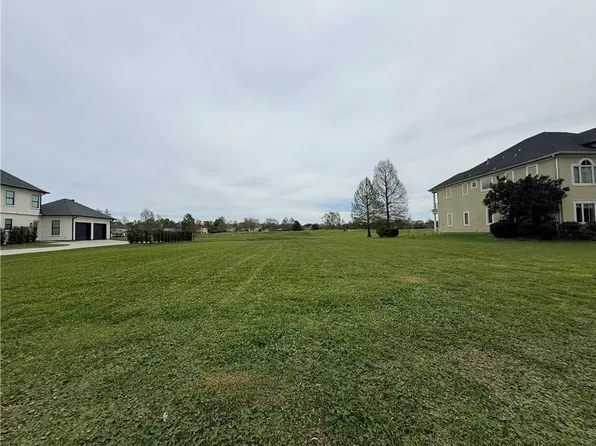 9 Eagle Point Ln, New Orleans, LA 70131