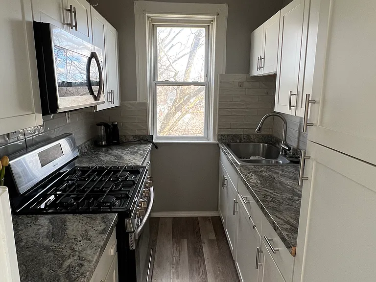 69 Hall St #3 — Photo 7