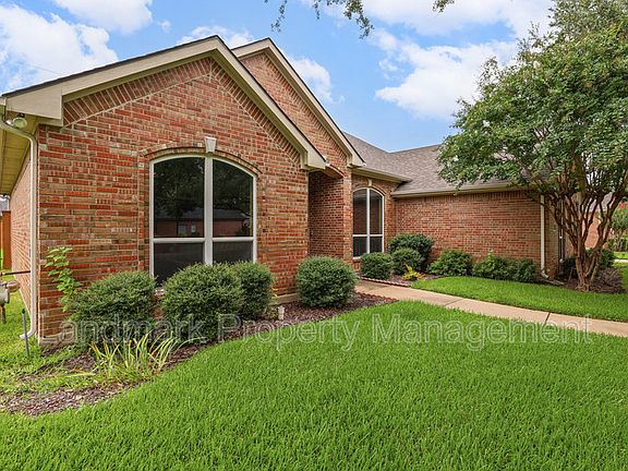 3rd image of 1612 Twin Oaks Dr