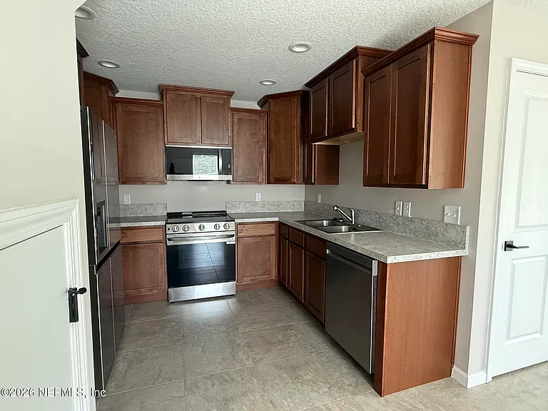 3214 Isabella Ct — Photo 3