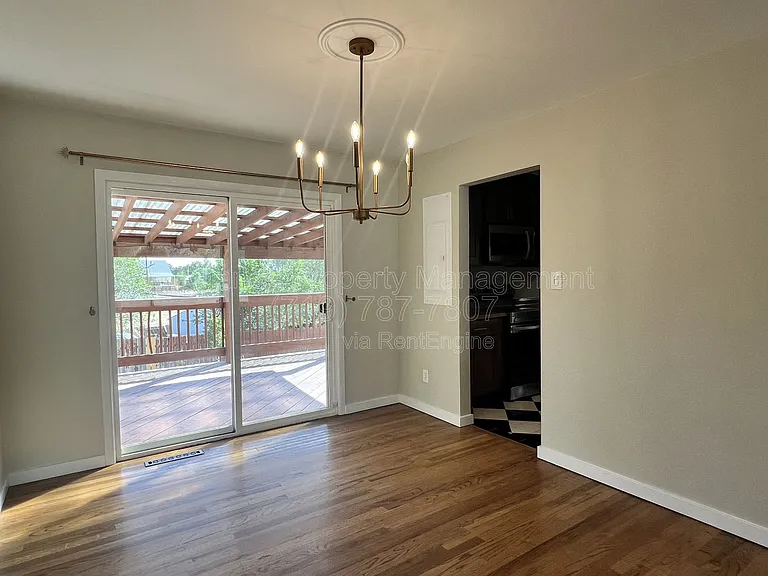514 Catalina Dr — Photo 7