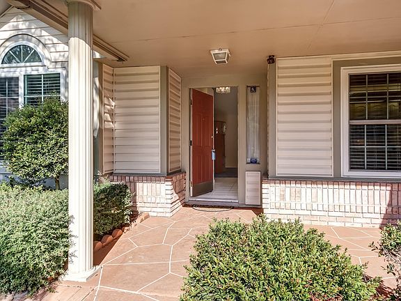 3rd image of 2183 Saint Martins Dr E