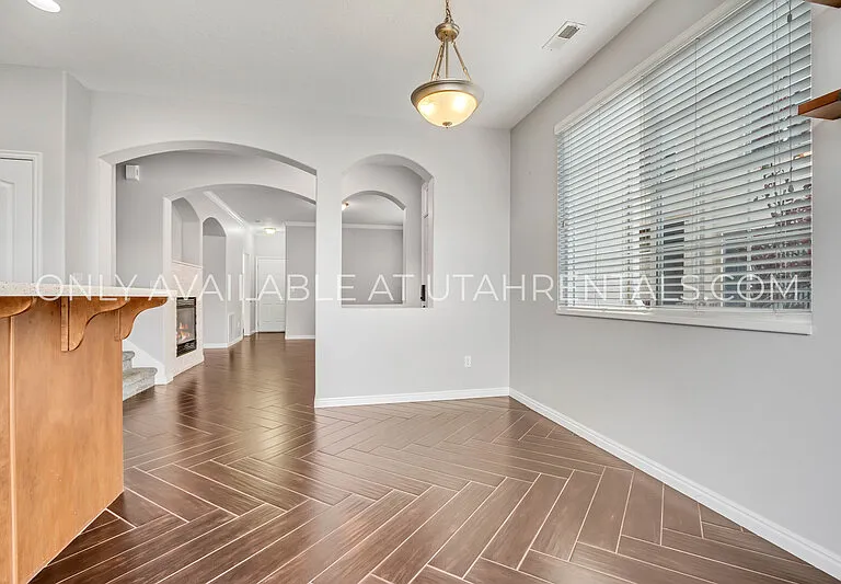928 Chelsea Ln — Photo 8