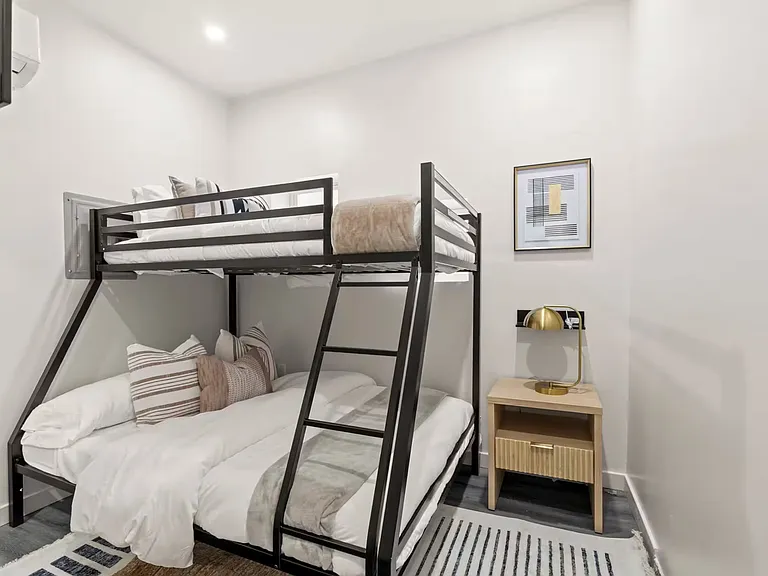 2701 Poplar St #2 — Photo 11