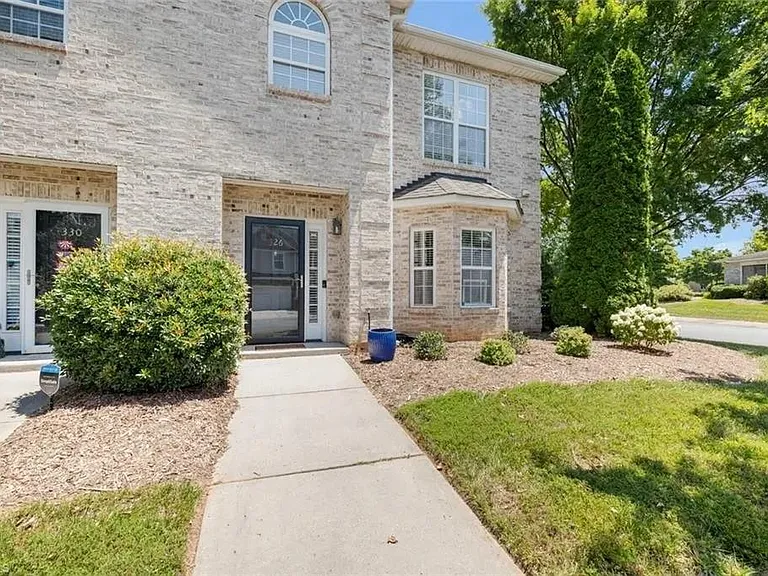 326 Summergate Dr — Photo 1