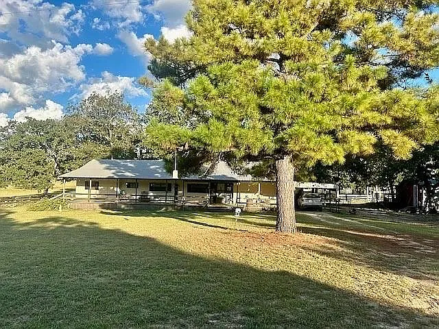 6335 Private Road 4030 — Photo 1