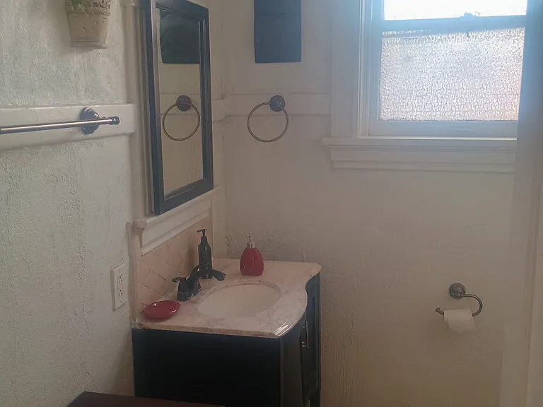 4861 Wabada Ave — Photo 4