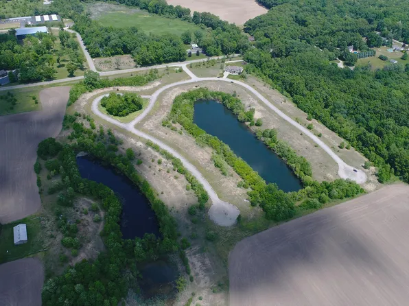 27 Tiffany Dr, Edwardsburg, MI 49112