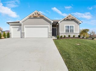 2352 NE Colonnade Ave, Blue Springs, MO 64029