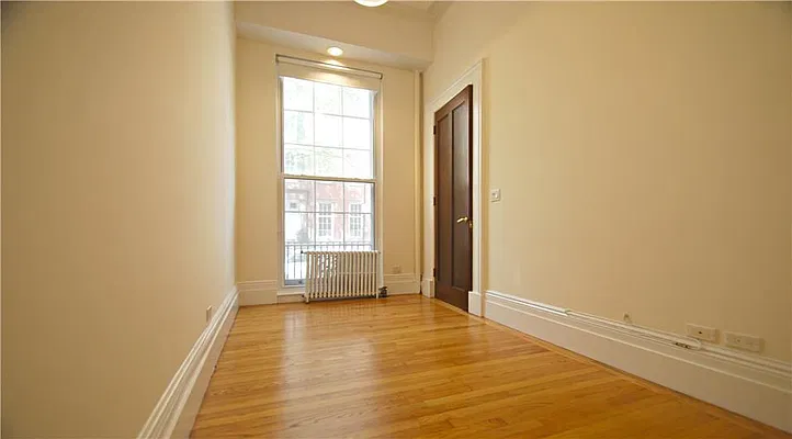 Rented by Buchbinder & Warren | media 4