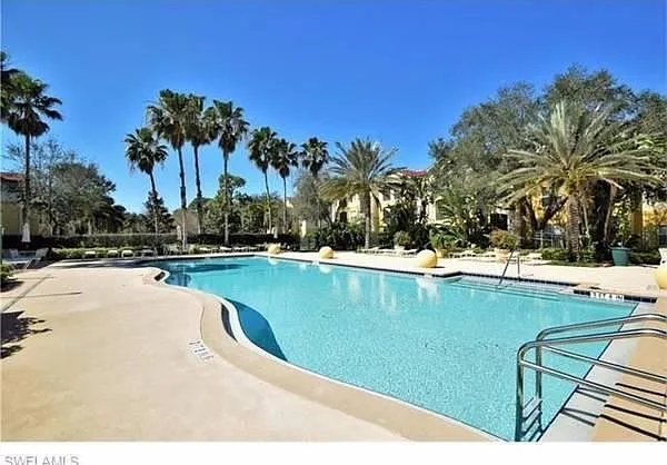 11510 Villa Grand #4 — Photo 3