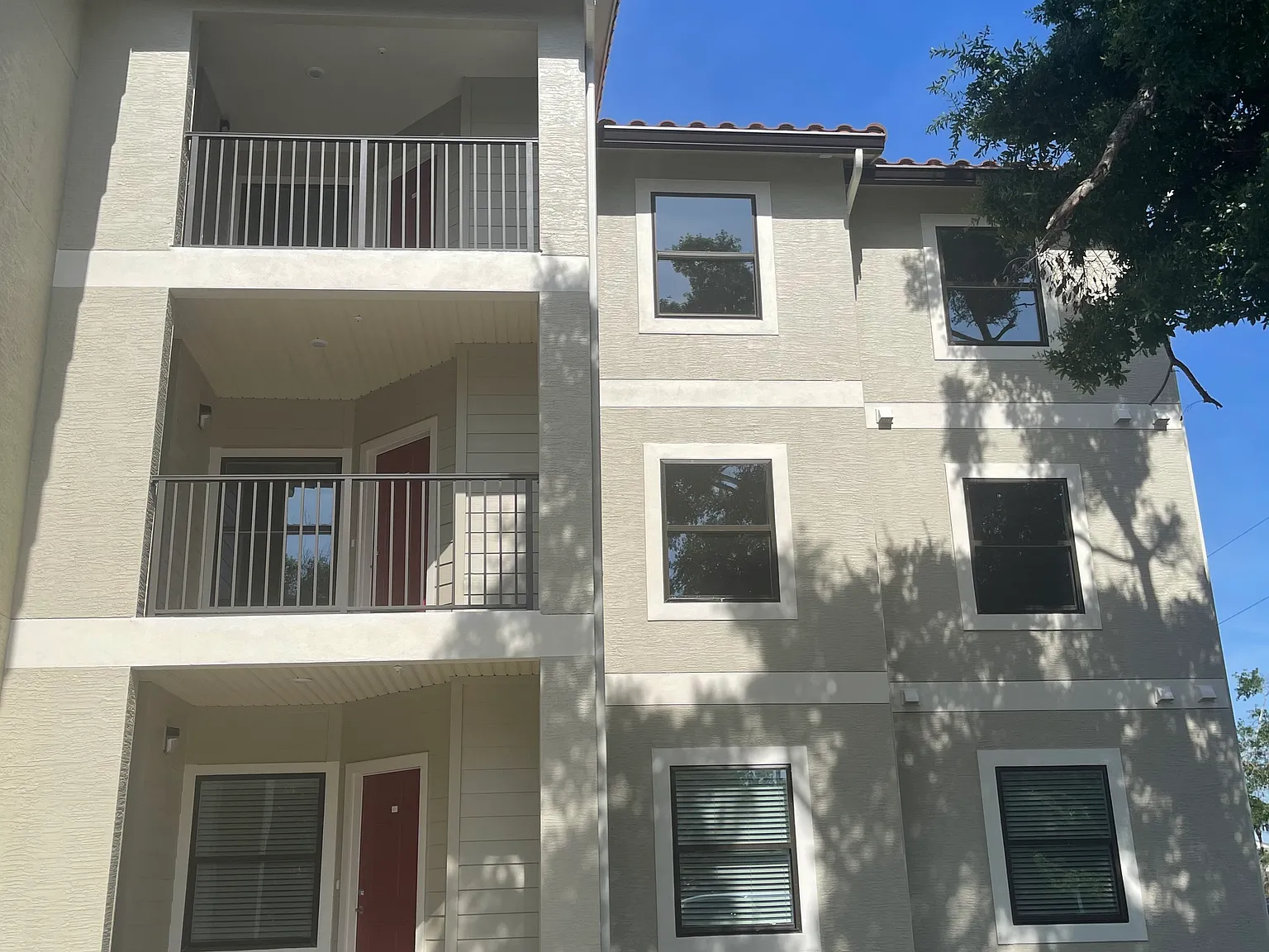 2 bed, 937 sqft, $1,750 — Photo 2