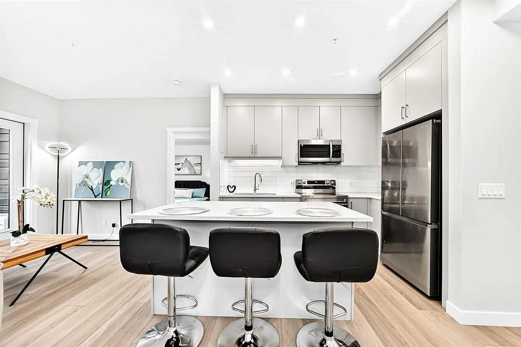 2 bed, 2.0 bath, 609 sqft, $1,850 — Photo 2