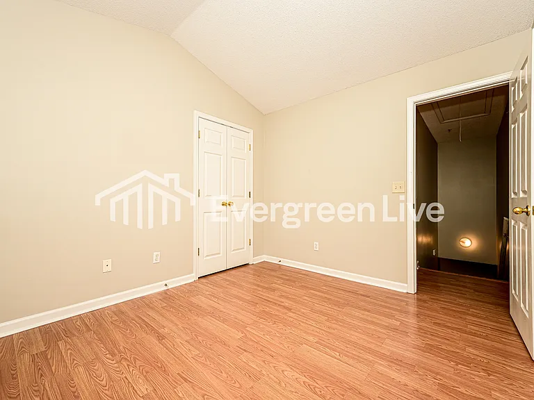 215 Turnstone Rd — Photo 14