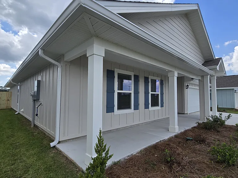 22050 Aleutian Ave — Photo 2