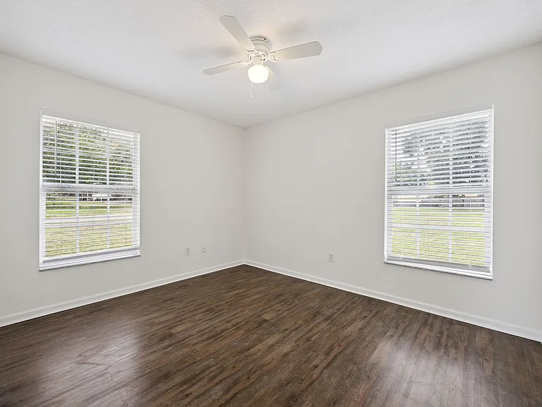 1105 N Rockingham Ave — Photo 11