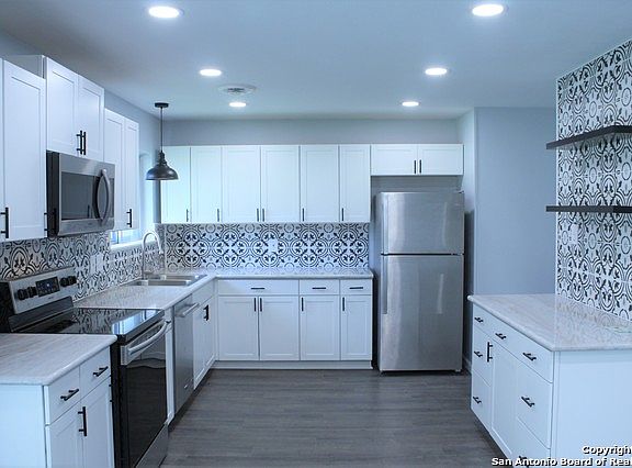 3rd image of 3627 Greenleaf Dr