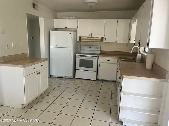 4th image of 813 8th St