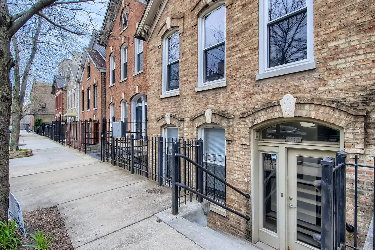 Building Photo - 1629 W Julian St #1R
