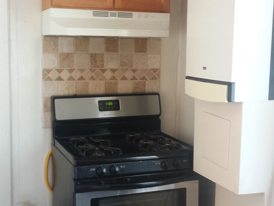 2nd image of 14 Hilliard Ave APT 3