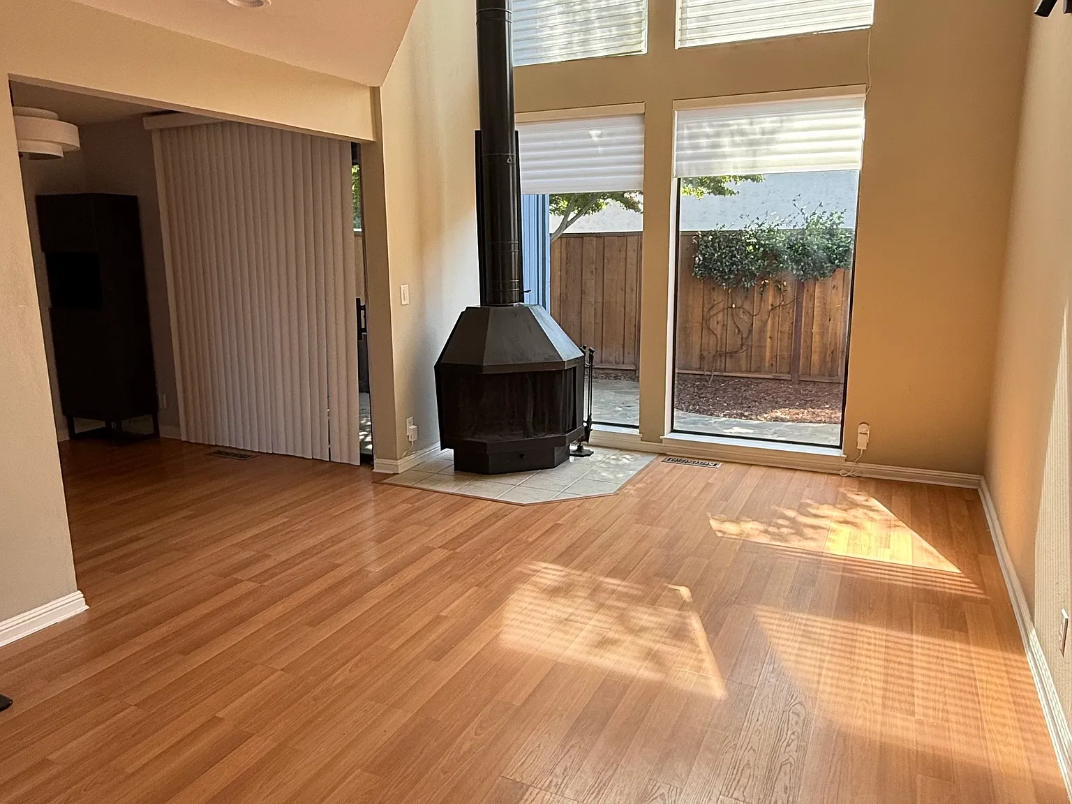 3 bed, 1289 sqft, $4,500 — Photo 4
