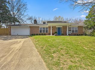 1661 N Boston Pl, Fayetteville, AR 72703