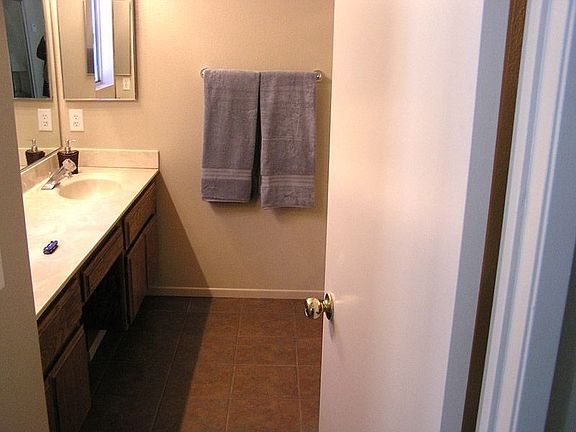 3rd image of 13595 Crescent Hill Dr