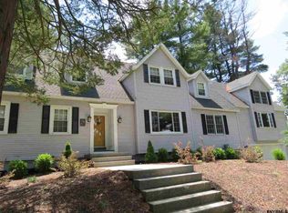 2 Pine Ct, Wynantskill, NY 12198