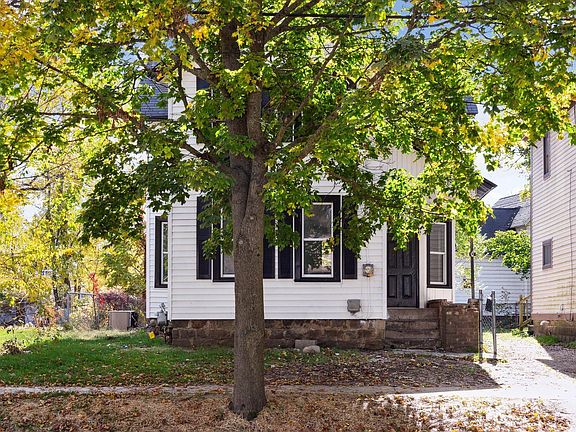 2nd image of 116 E Belmont St