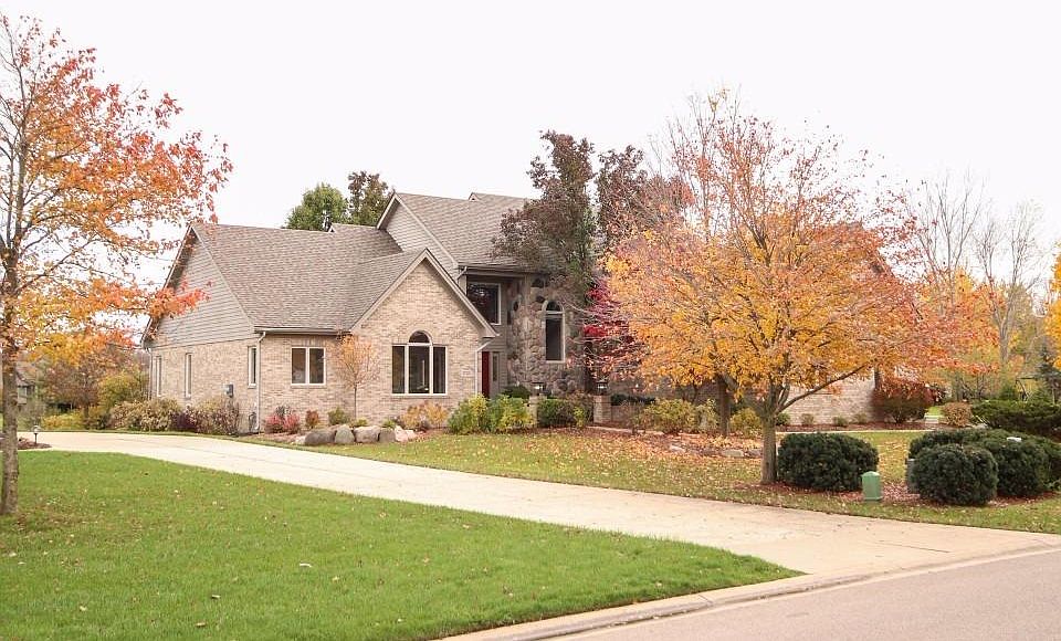 1st image of 1725 Stonebridge Dr S