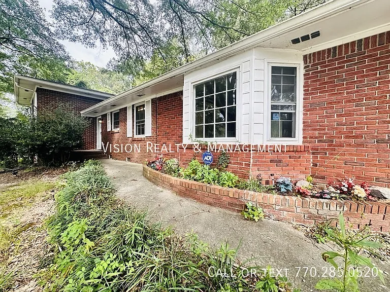 6150 Mallory Rd — Photo 3