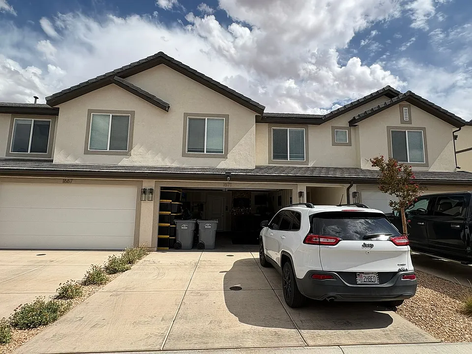 1671 S Forbidding Way