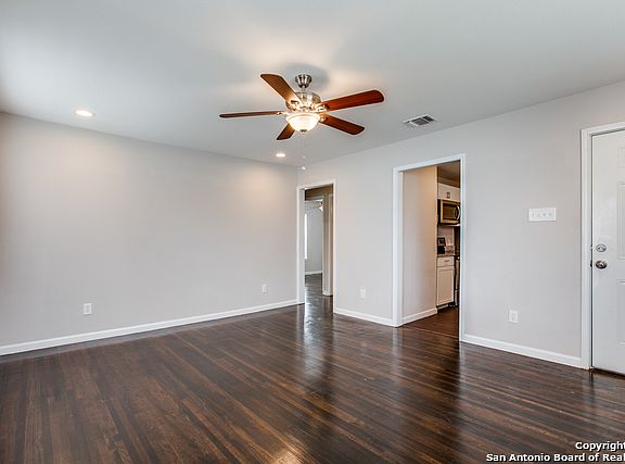 5th image of 2110 Waverly Ave
