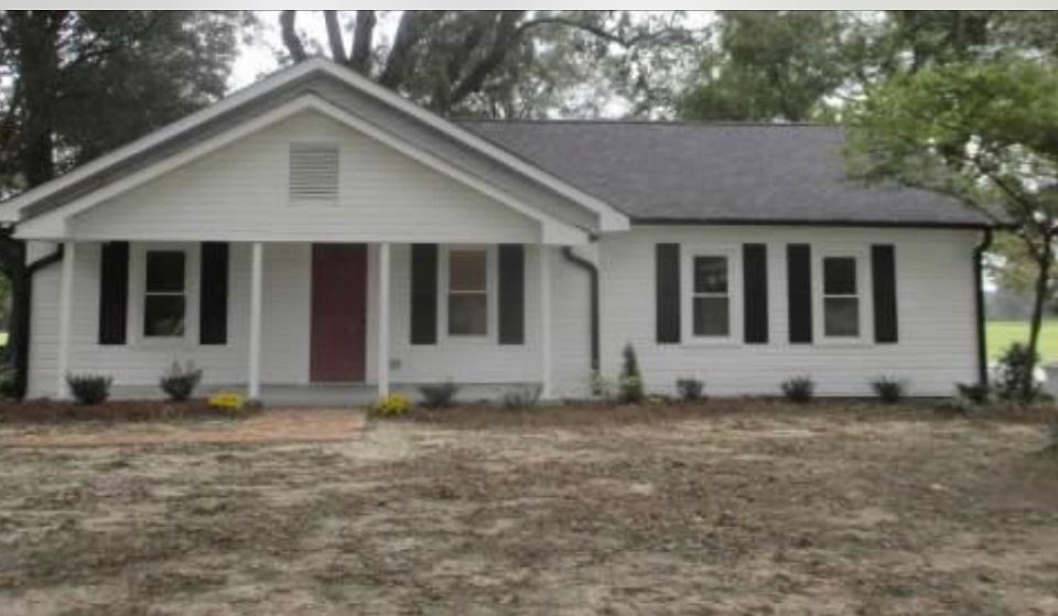 Warm entrance & front porch