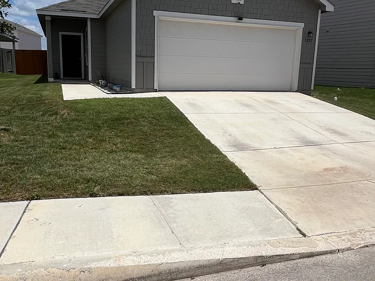 5227 Hickory Pl — Photo 4