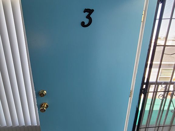 4th image of 1711 Marine Ave #3