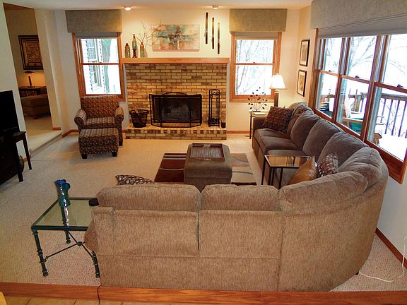 3rd image of 2499 Hillwood Dr E