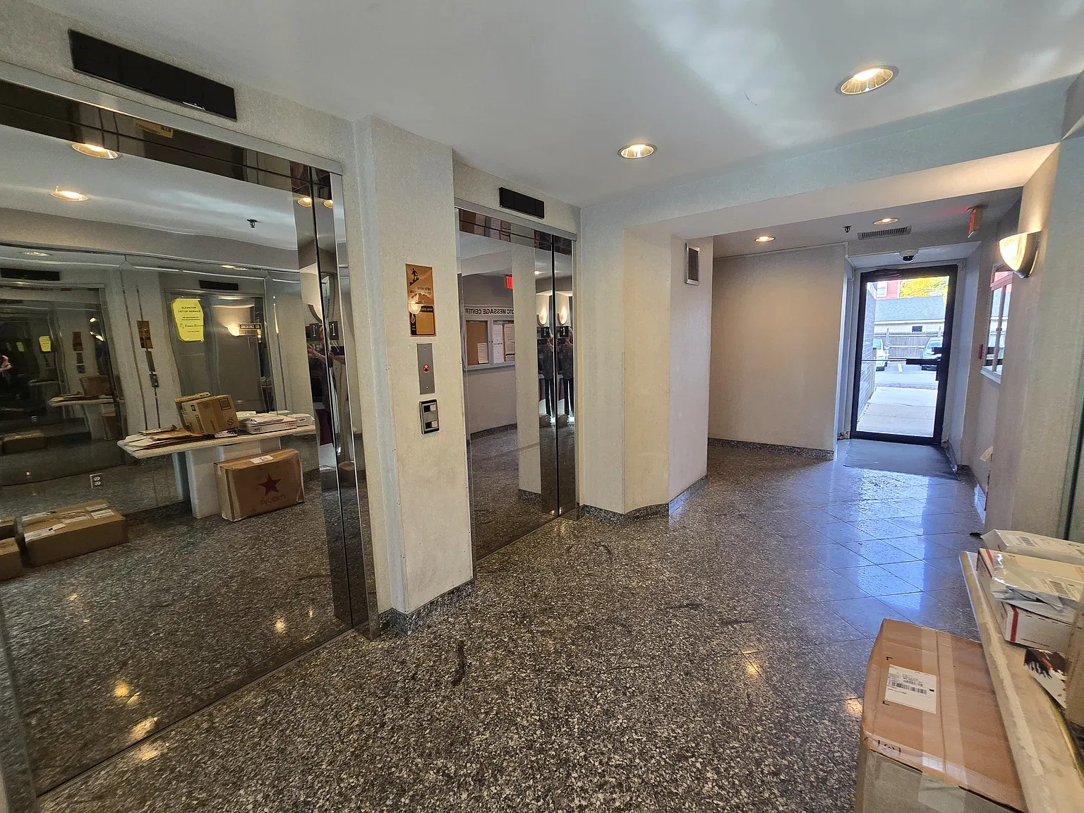 2 bed, 966 sqft, $2,400 — Photo 3